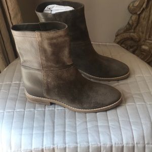 Brand New Vince Grayson Flint Boots